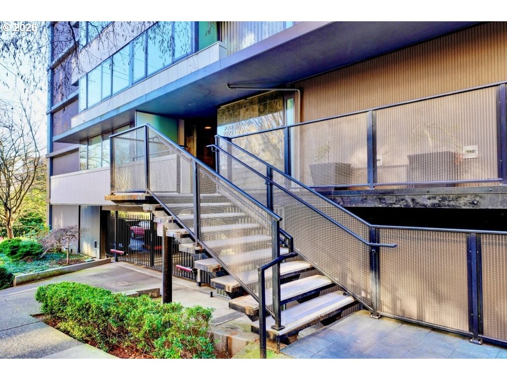 2020 MAIN ST - RMLS #103495234