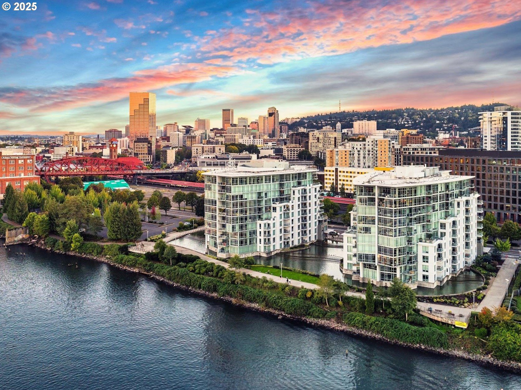 1310 NAITO PKWY - RMLS #127736708