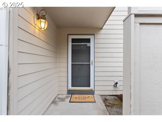 251 VILLAGE SQUIRE AVE - RMLS #150742506