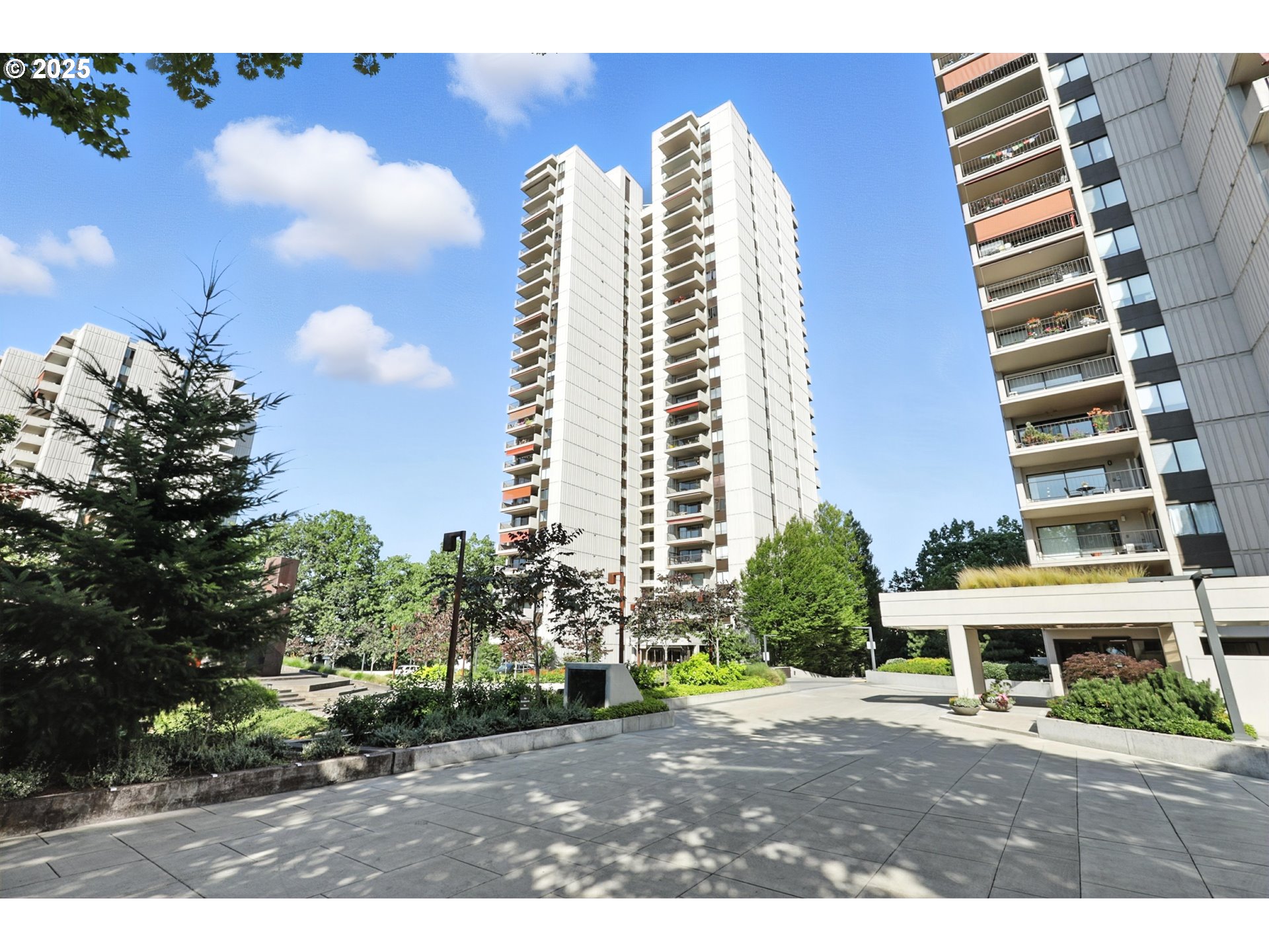 2221 1ST AVE - RMLS #157210436