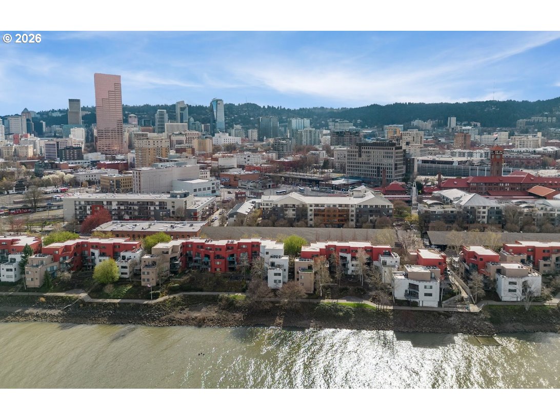 810 NAITO PKWY - RMLS #164568136