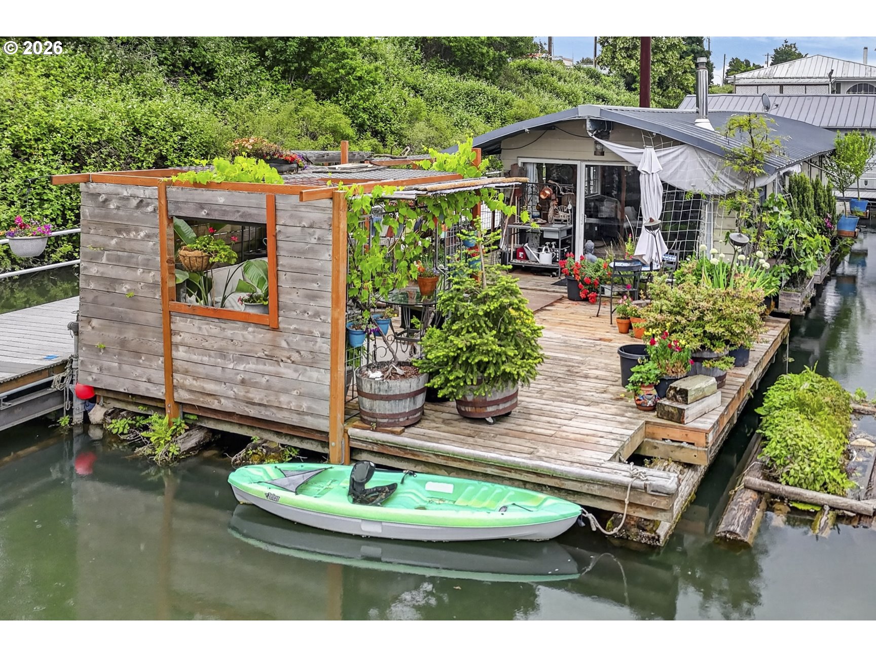 1883 Jantzen AVE - RMLS #183010437