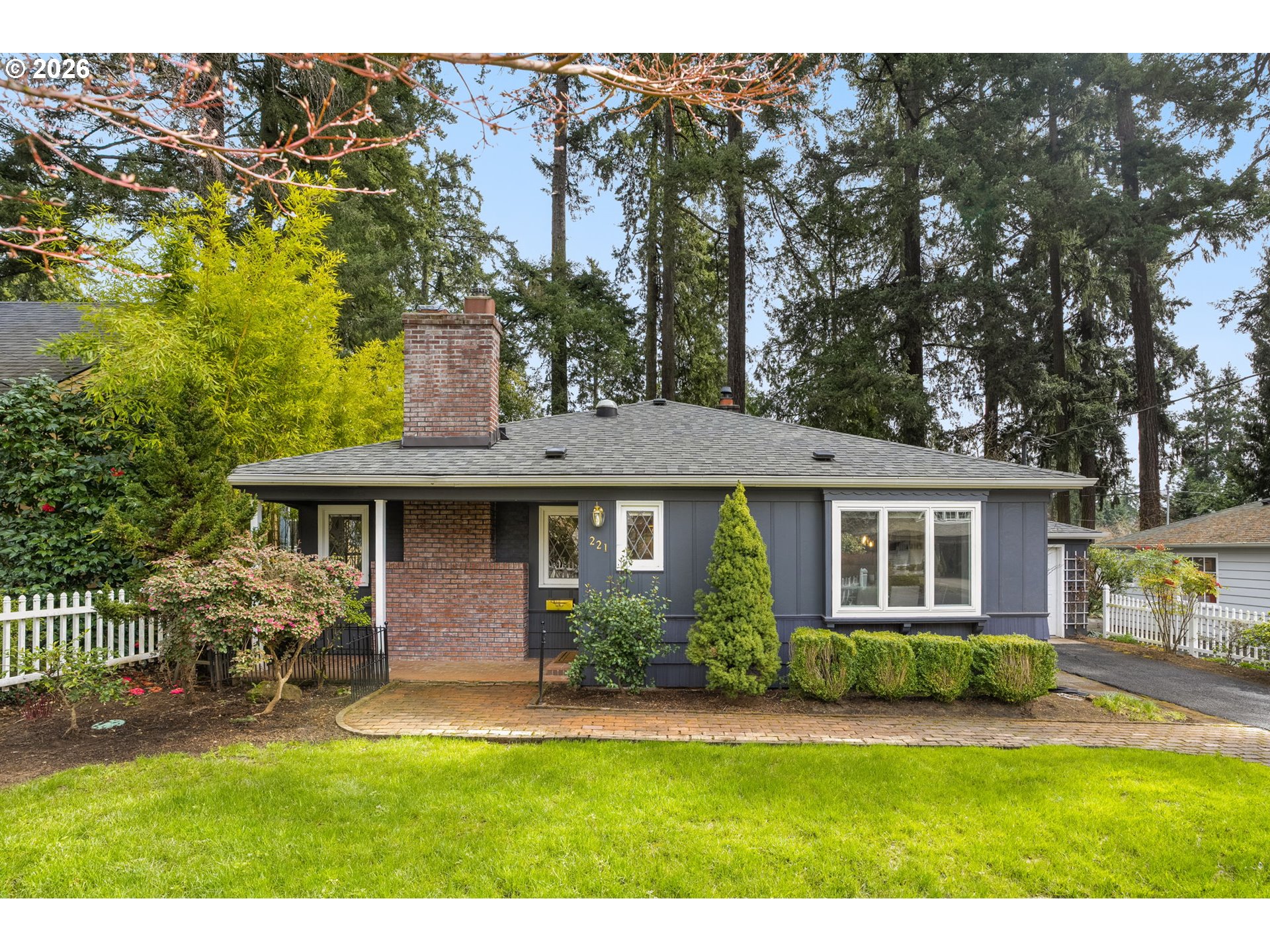 221 6TH ST - RMLS #207053397