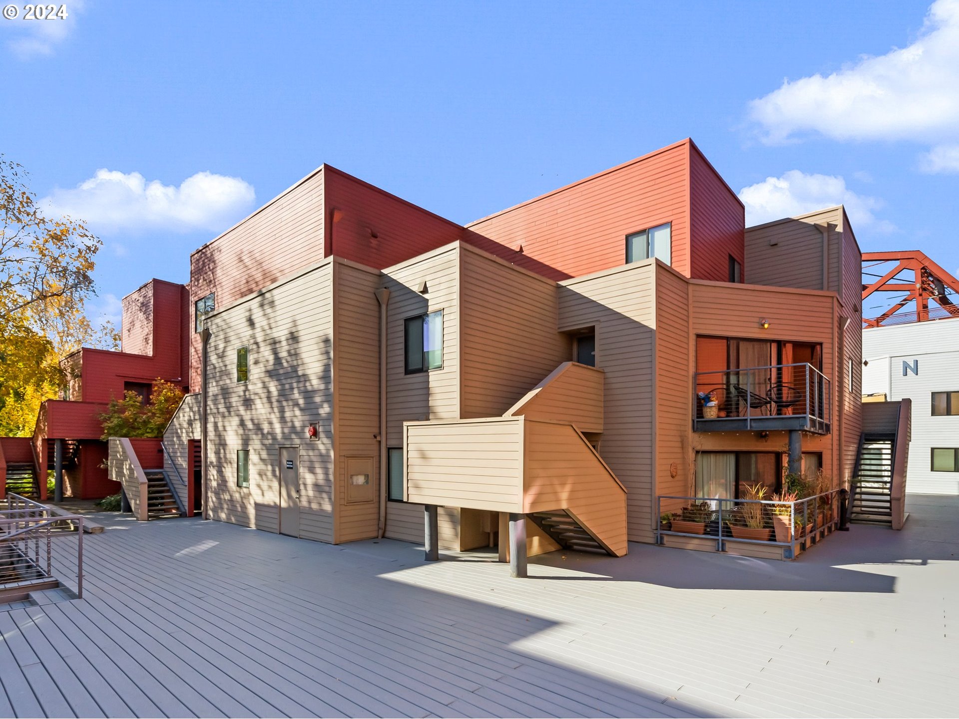 1040 NAITO PKWY - RMLS #211878010