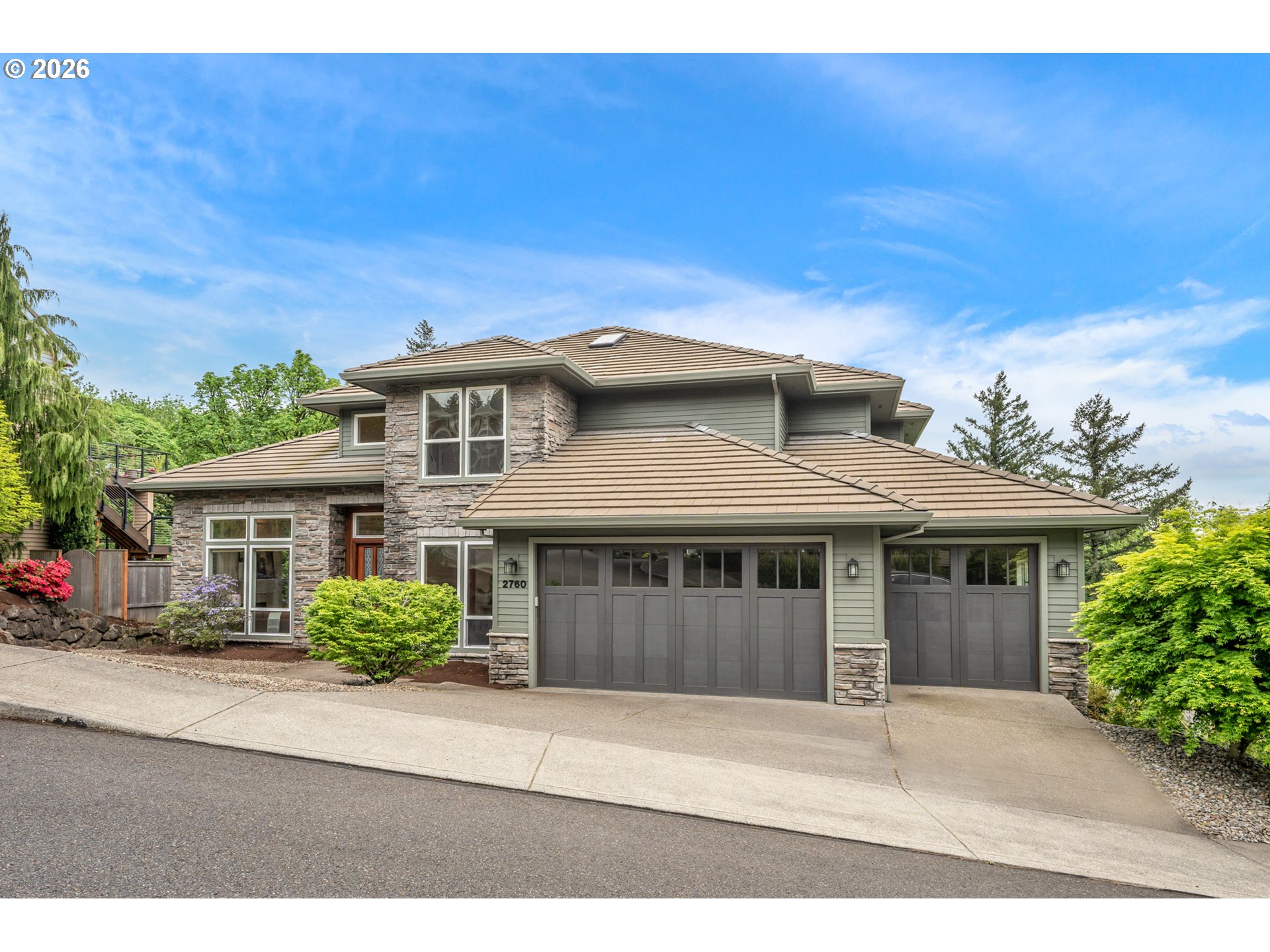 2760 BIRKENDENE ST - RMLS #216921625