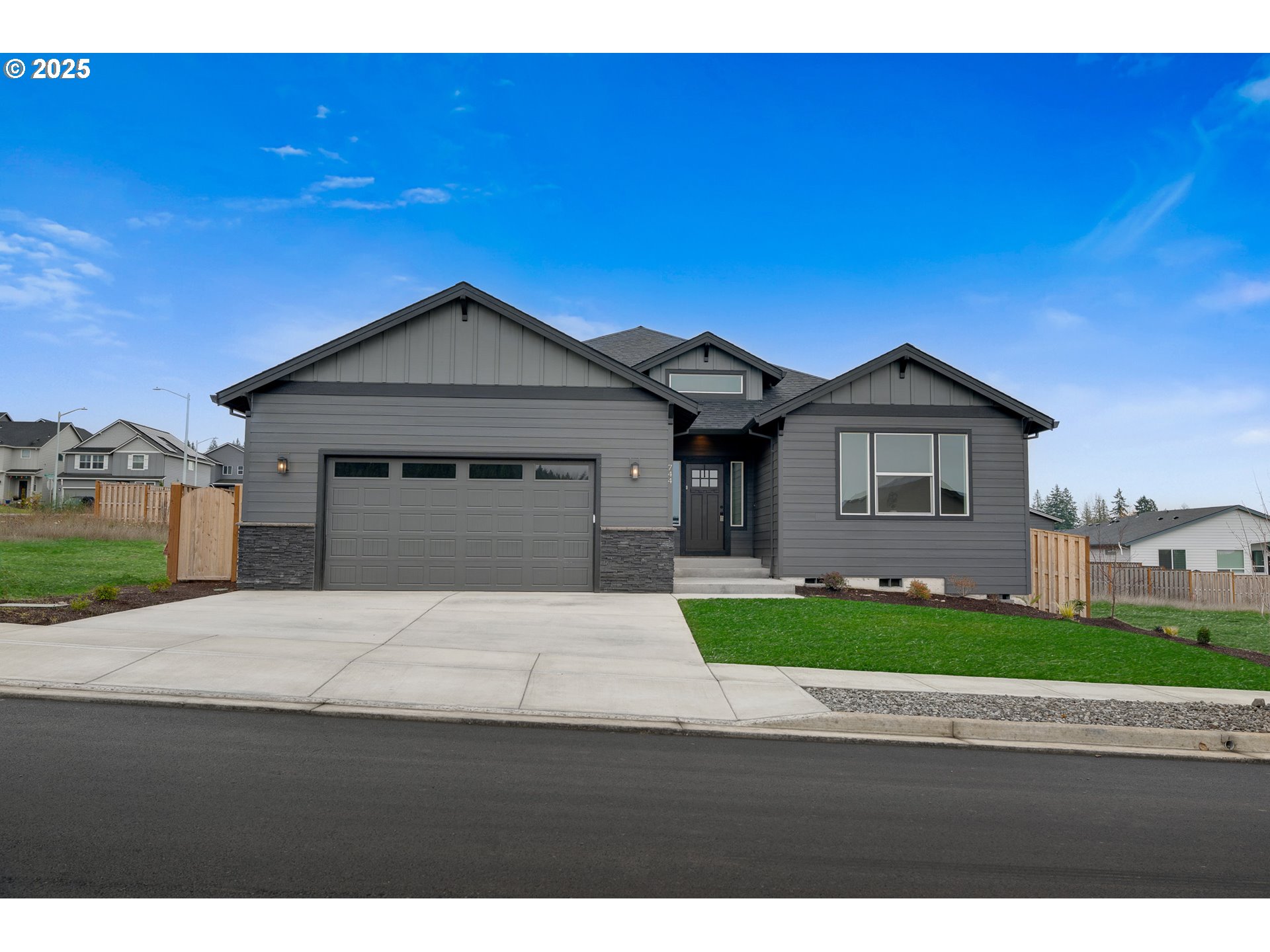 744 Trillium DR - RMLS #24265929