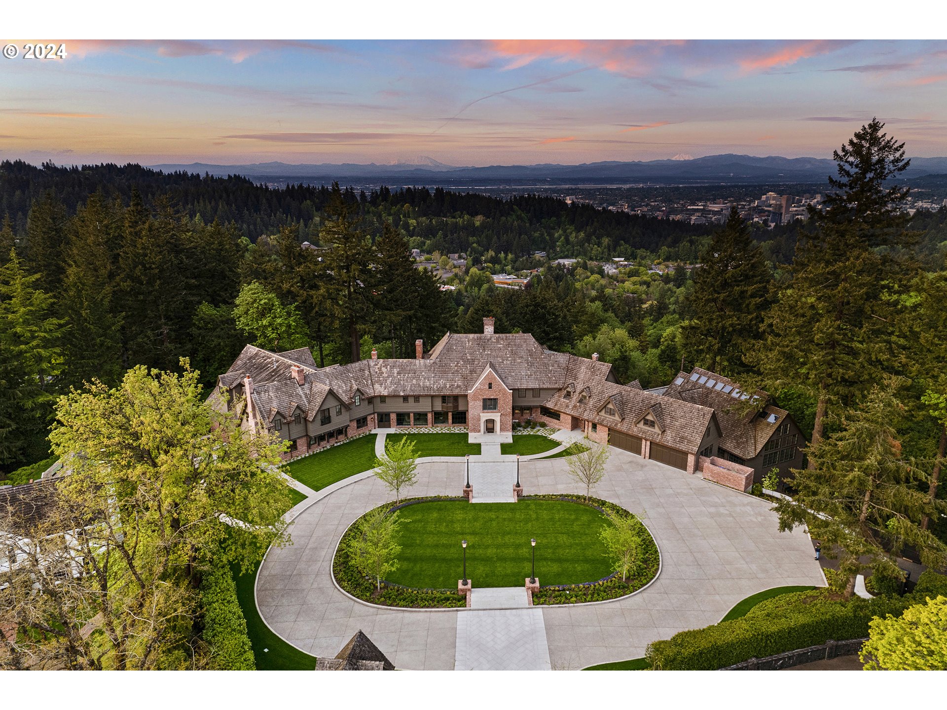 4311 GREENLEAF DR - RMLS #24631430