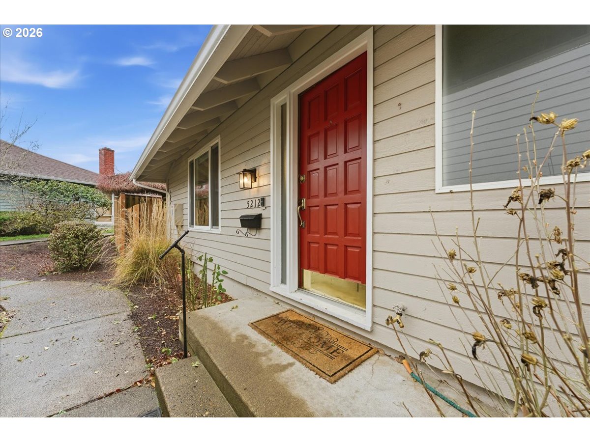 5212 BARCLAY CT - RMLS #246787205