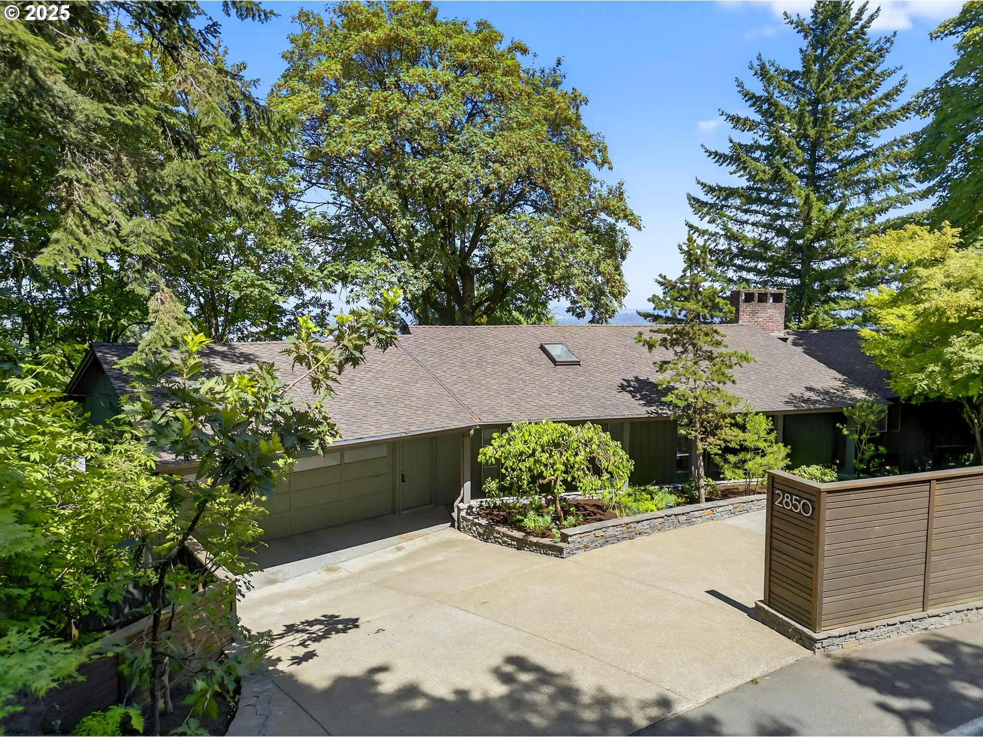 2850 FAIRMOUNT BLVD - RMLS #252713794