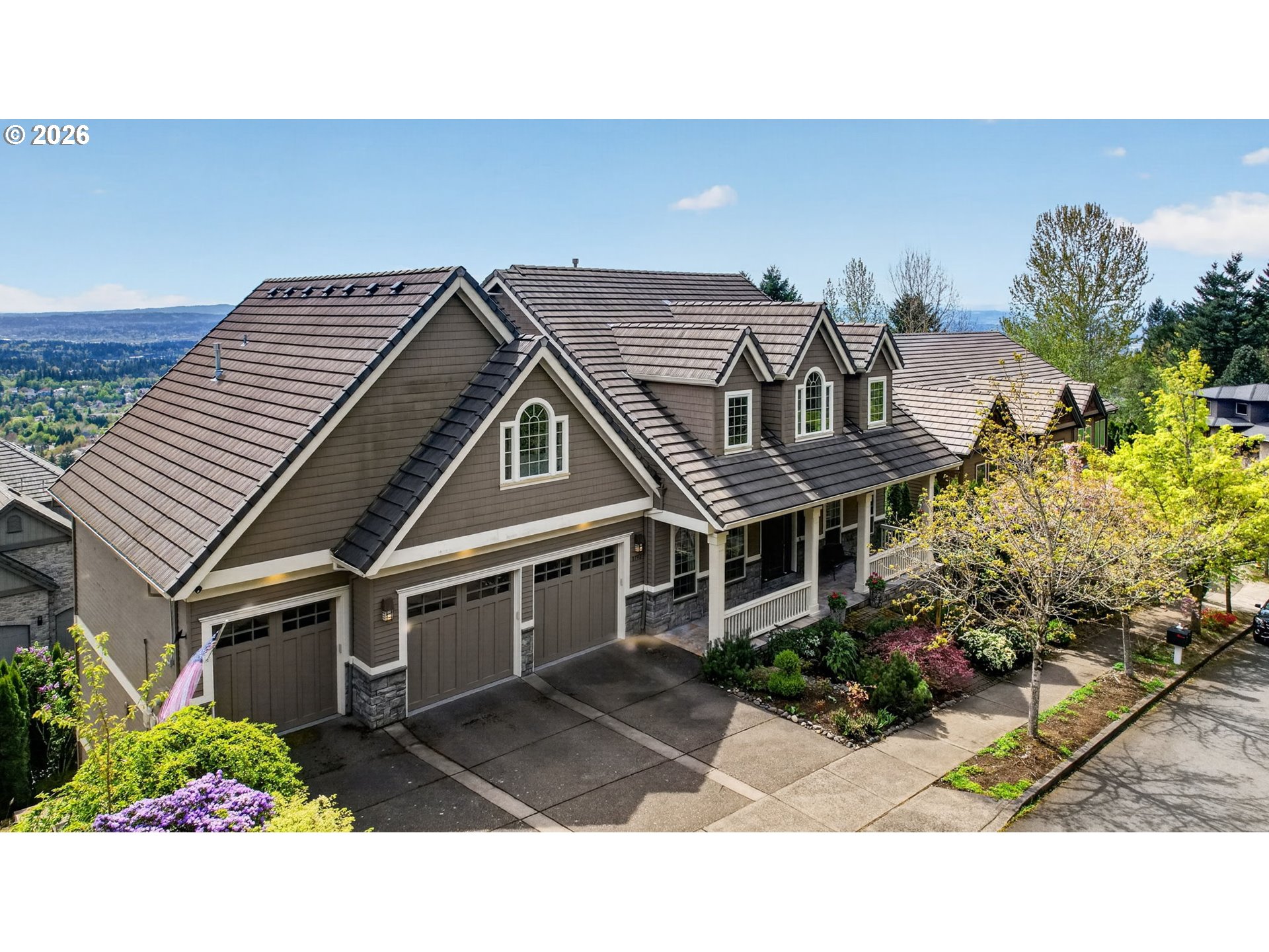 9742 SKYLINE HEIGHTS DR - RMLS #252729367