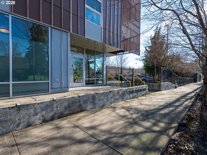 3970 INTERSTATE AVE - RMLS #309905604