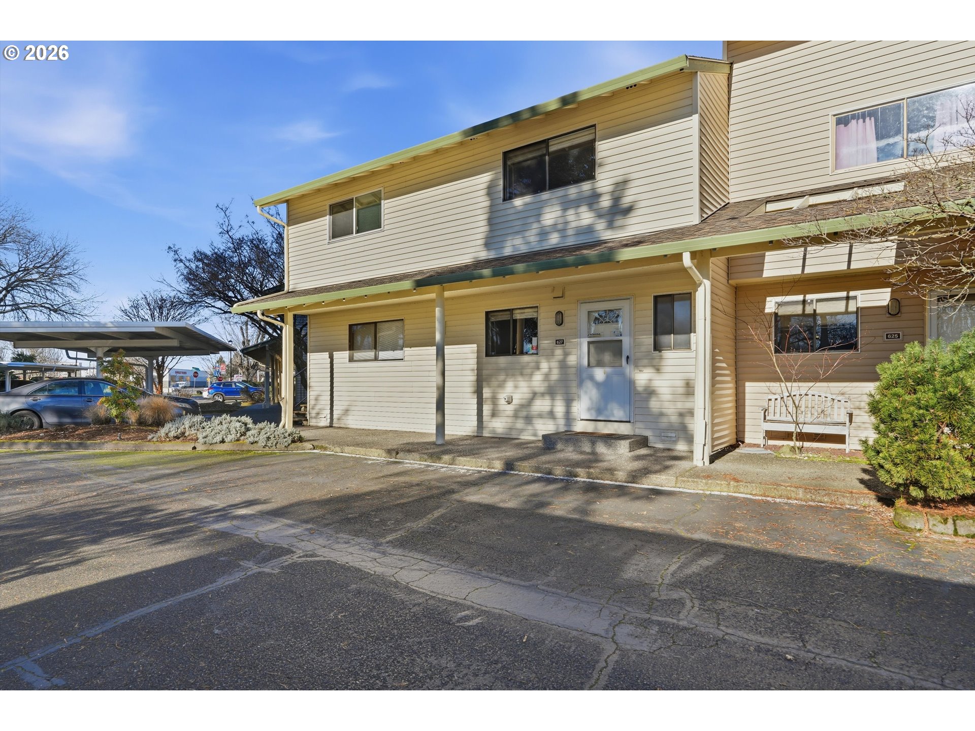 627 HAYDEN BAY DR - RMLS #325215133