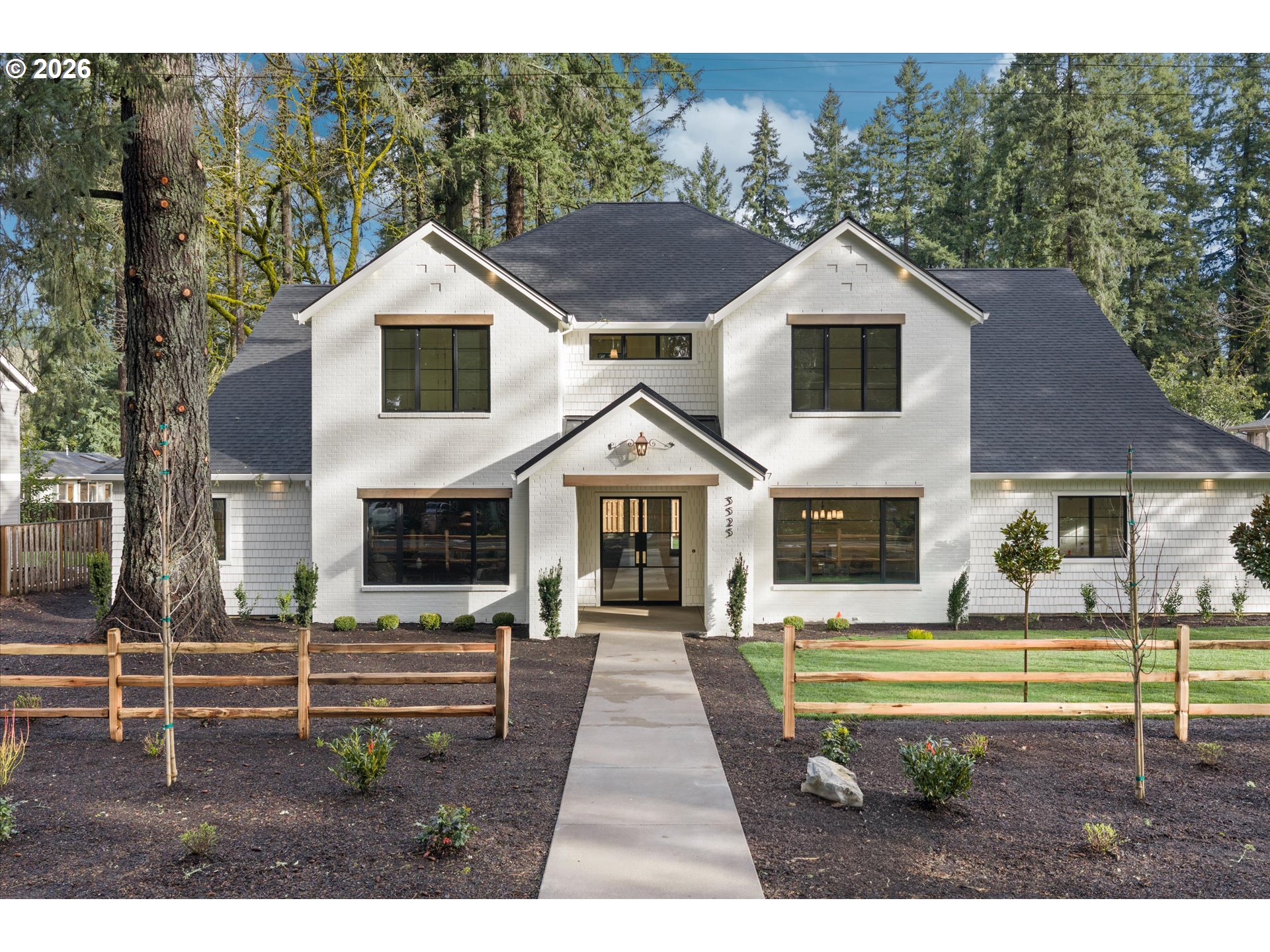 3525 LAKE GROVE AVE - RMLS #325520031