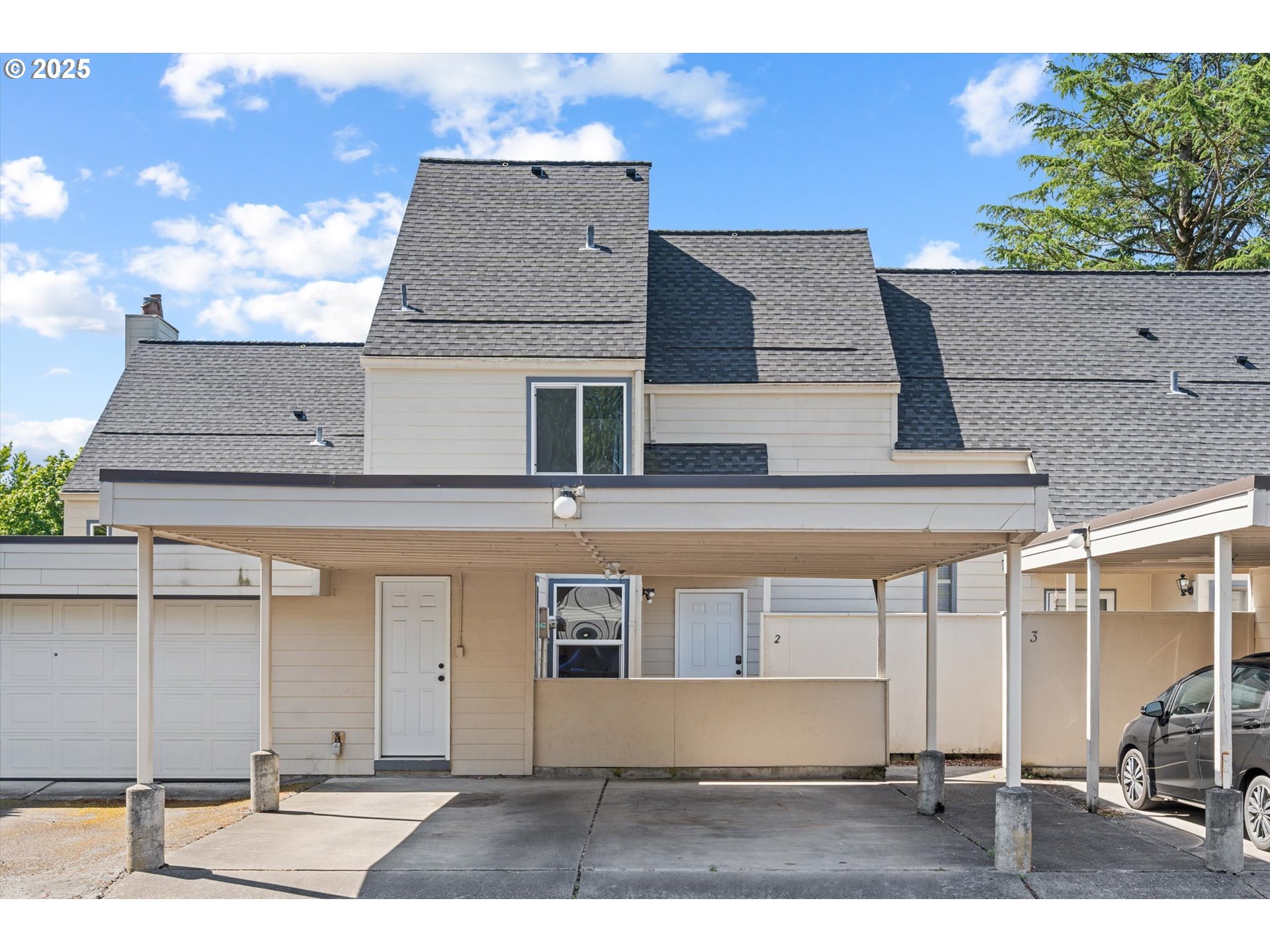 251 VILLAGE SQUIRE AVE - RMLS #336230648