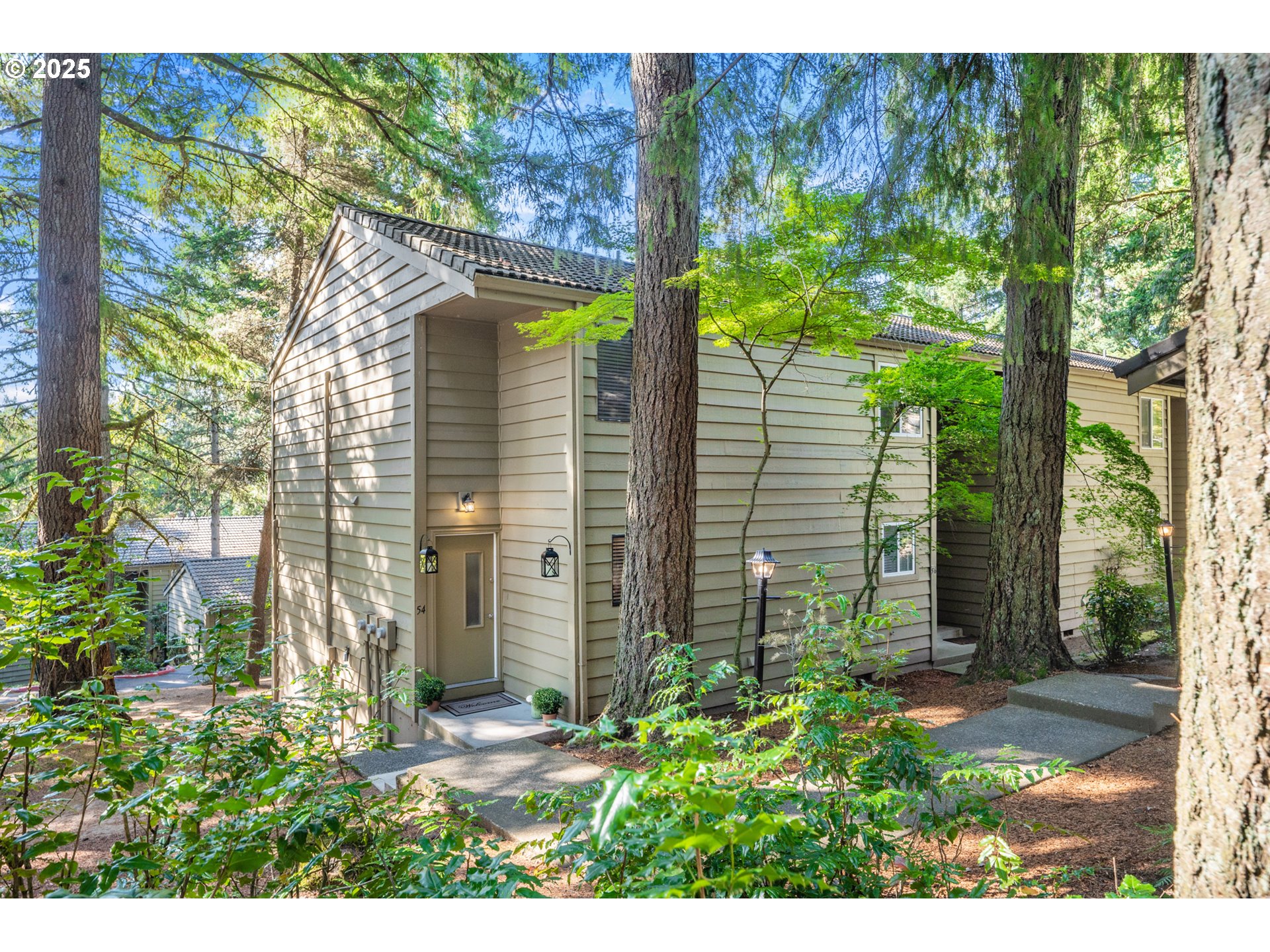 54 CERVANTES CIR - RMLS #383860586