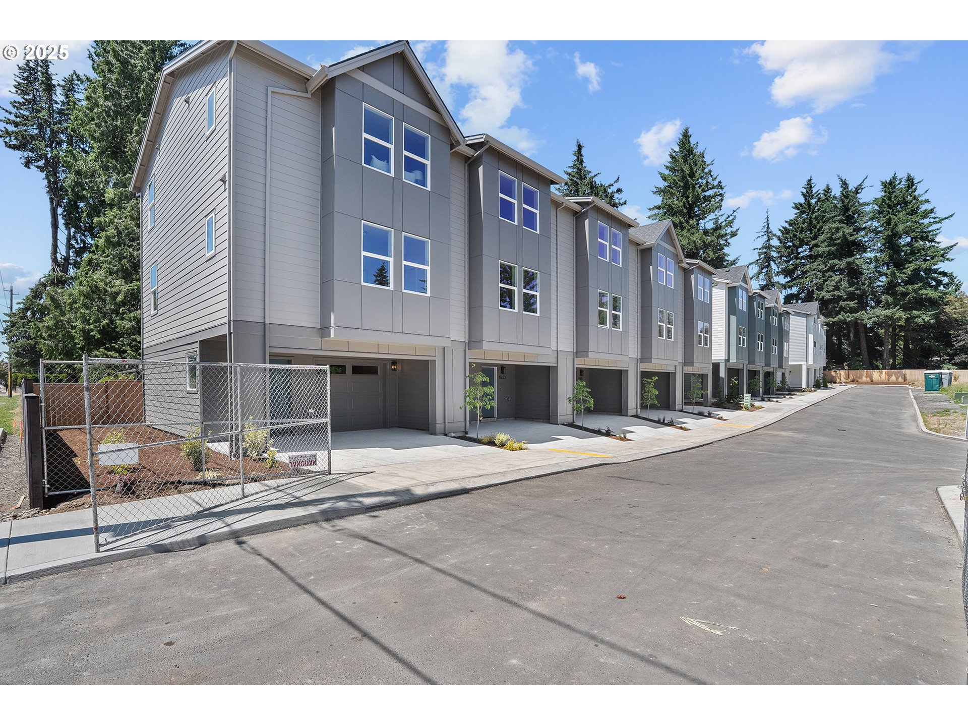 15147 Burnside ST - RMLS #447700845