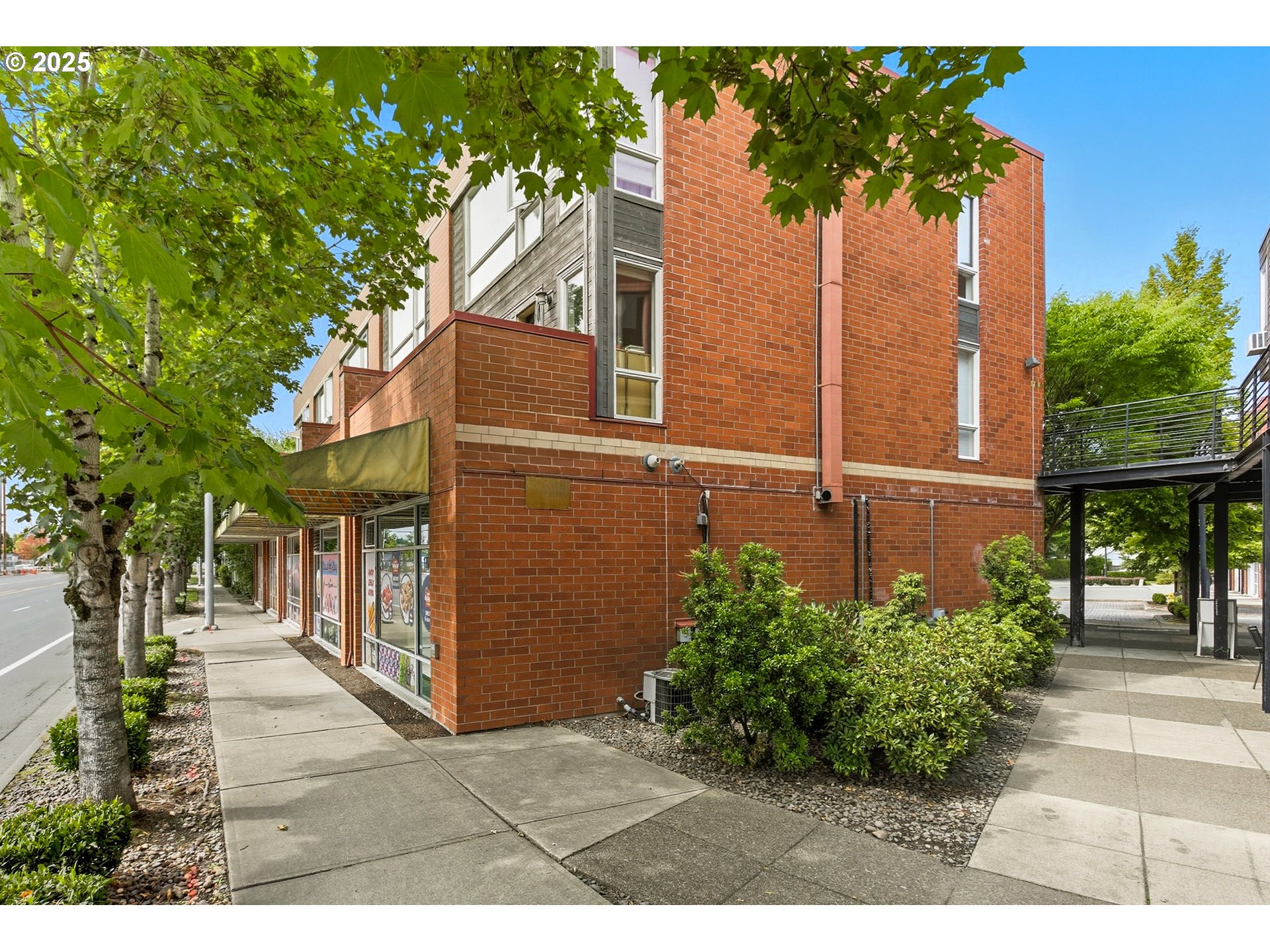 17040 WHITLEY WAY - RMLS #452510350