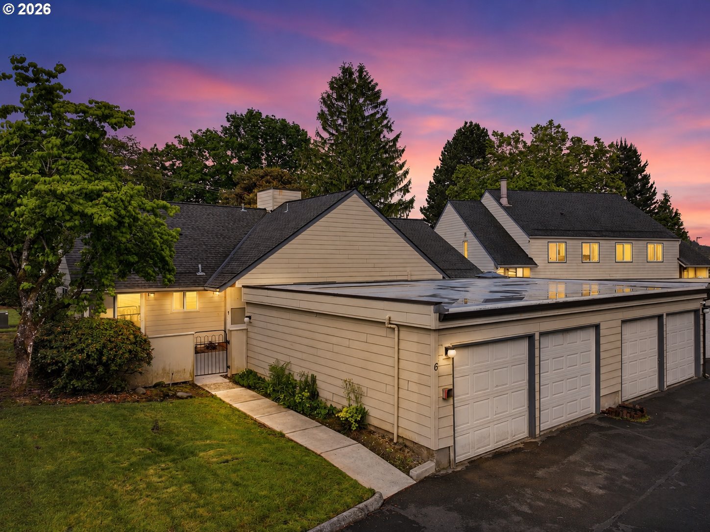 55 VILLAGE SQUIRE AVE - RMLS #452524649