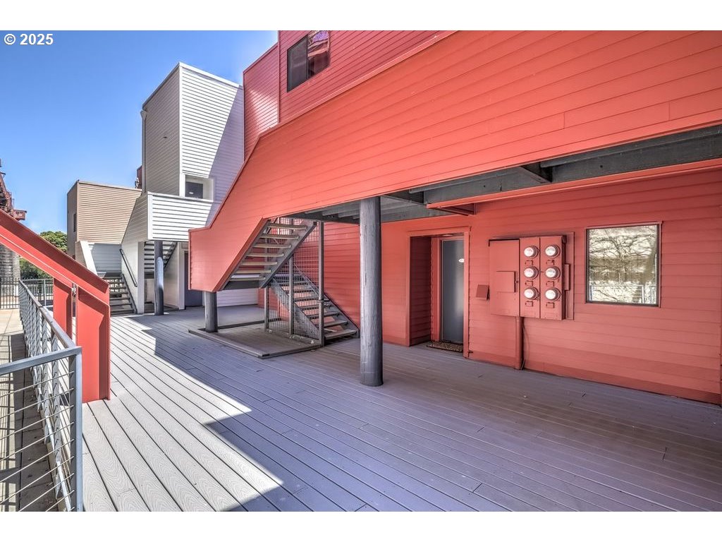 1040 NAITO PKWY - RMLS #566065194