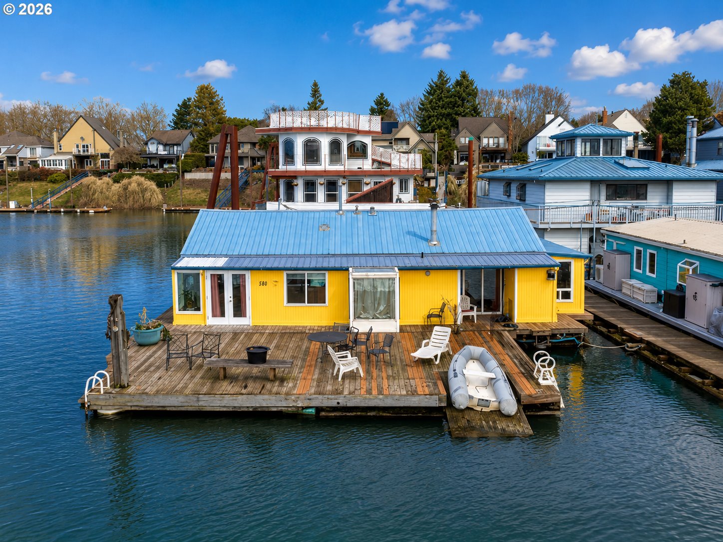 580 Tomahawk Island Dr DR - RMLS #607736810