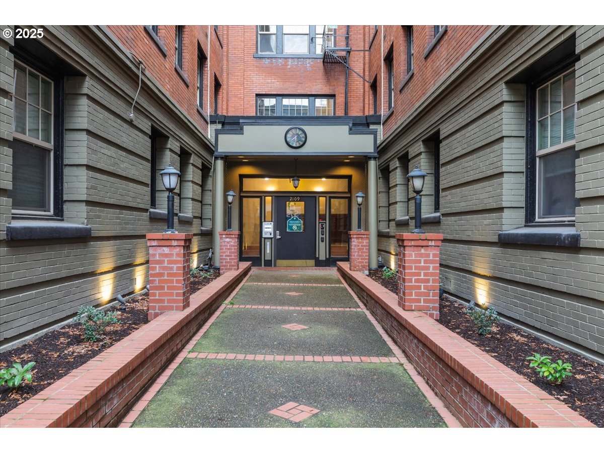 2109 IRVING ST - RMLS #613593666