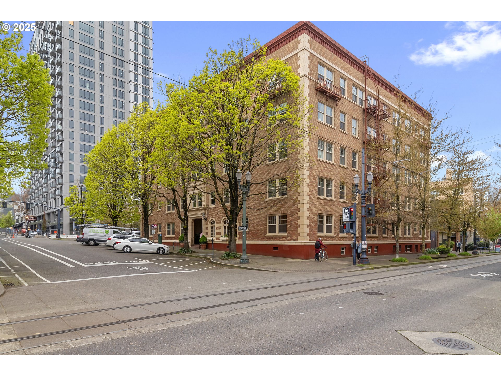 709 16TH AVE - RMLS #614709320