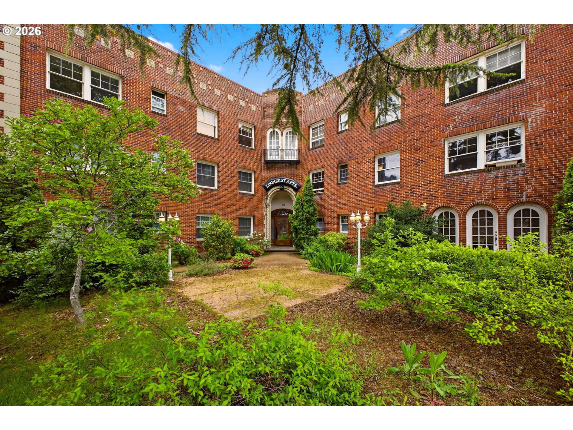 711 RANDALL AVE - RMLS #679256372