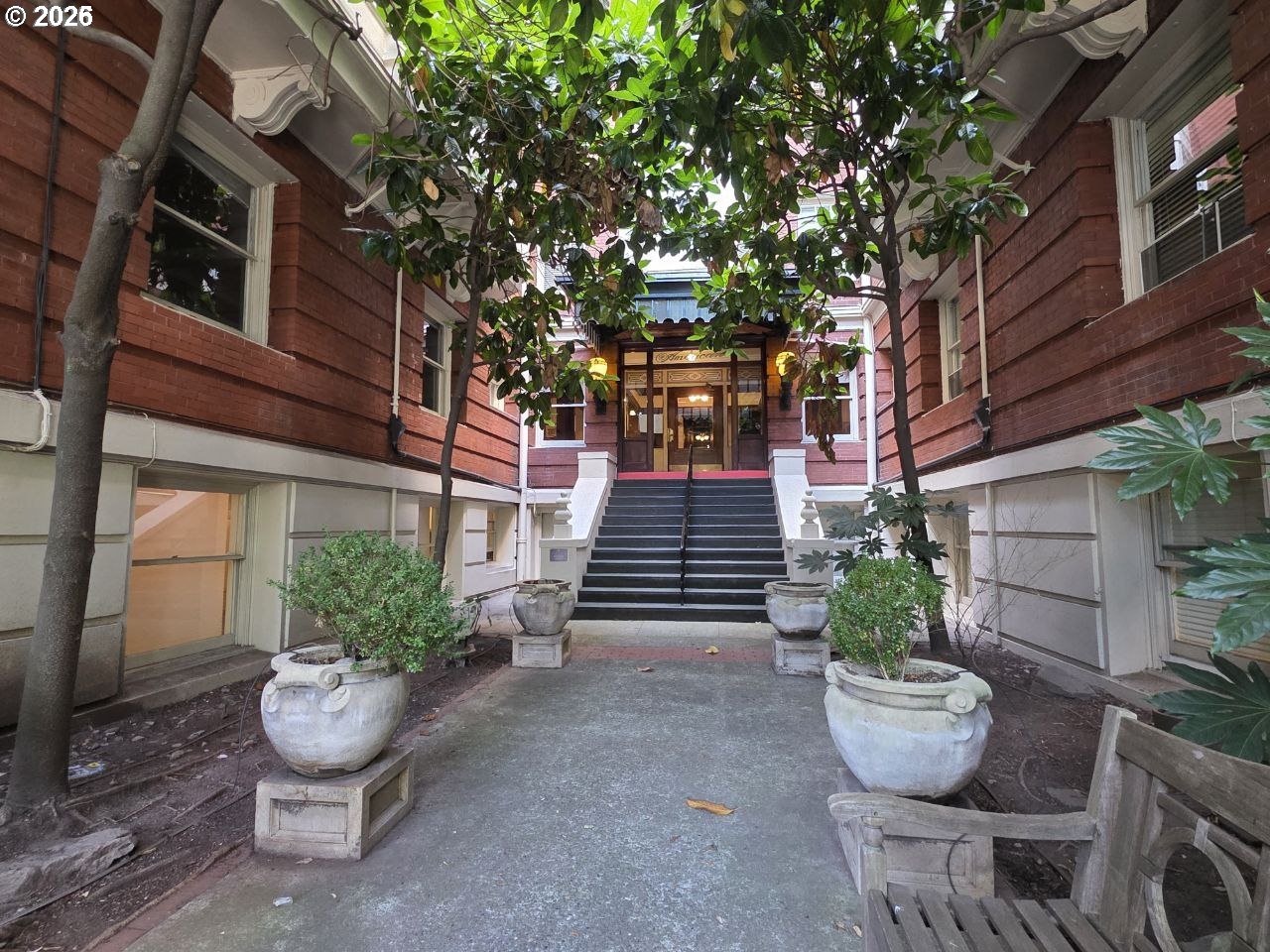 2083 JOHNSON ST - RMLS #747752254