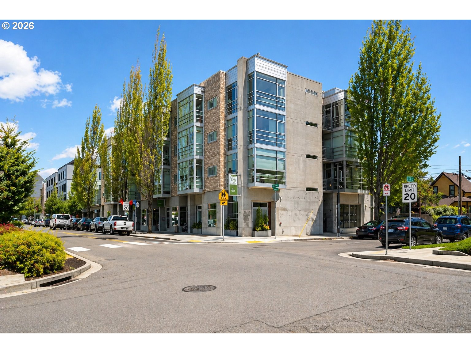 910 42ND AVE - RMLS #757339209